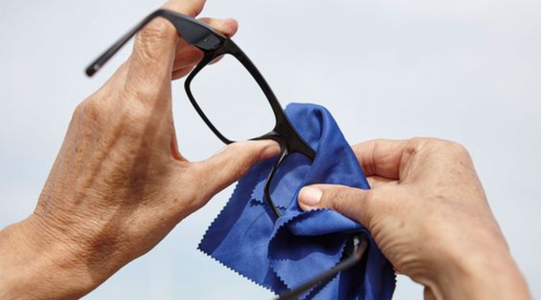 Jangan Sembarangan! Ini 5 Cara Merawat Kacamata